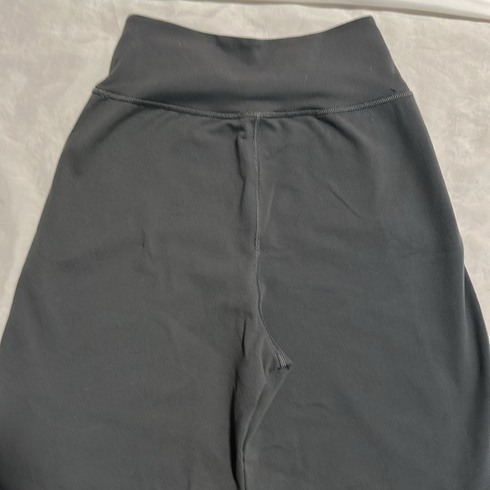 Lululemon Wide-Leg High Rise Crop Leggings Sz 4 - Picture 6 of 9